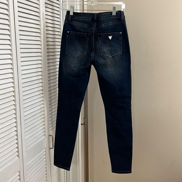 NWOT Guess 1981 Skinny Jeans - Picture 9 of 16